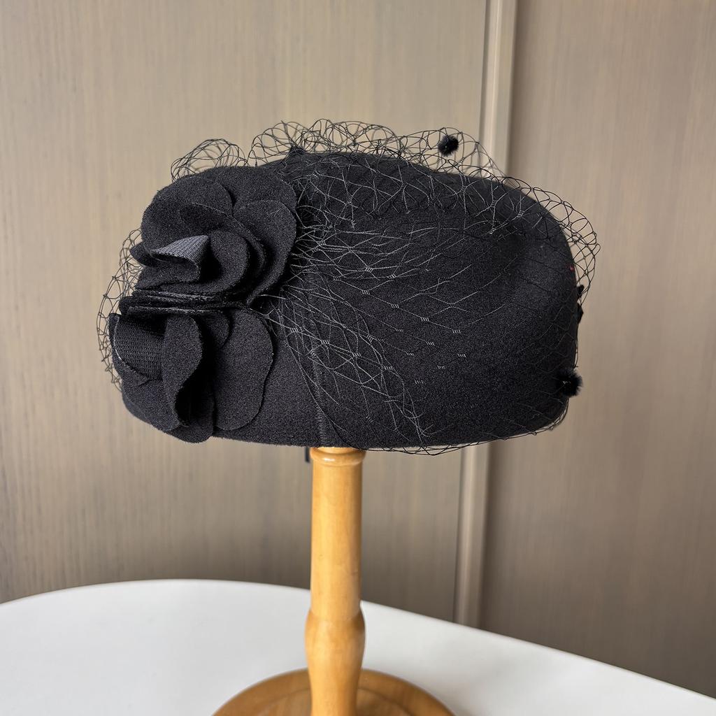 European And American Xiaoxiangfeng Mesh Flower Beret Autumn And Winter Korean Version Fashion Wedding Dress Headgear Top Hat Women'S Flight Attendant