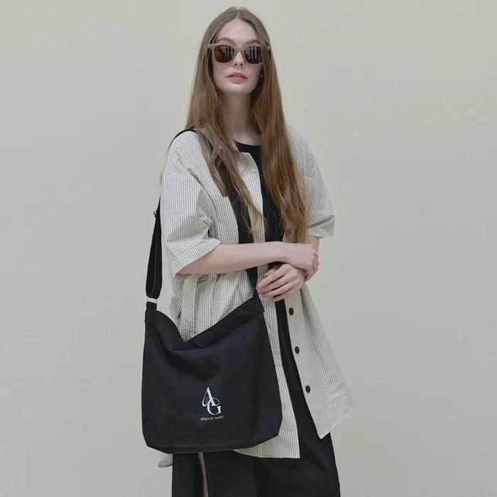 Canvas Logo Square Bag - Black