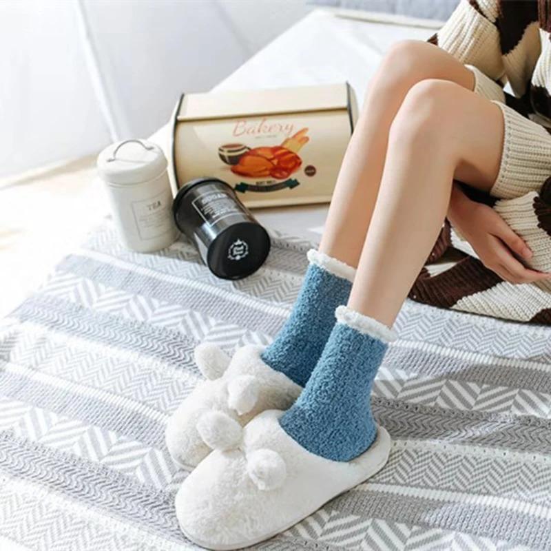 4 Pairs Autumn Winter Coral Velvet Socks Soft Cozy Fluffy Slipper Socks for Women Girls Middle Tube Thickened Socks for Sleep Home Floor