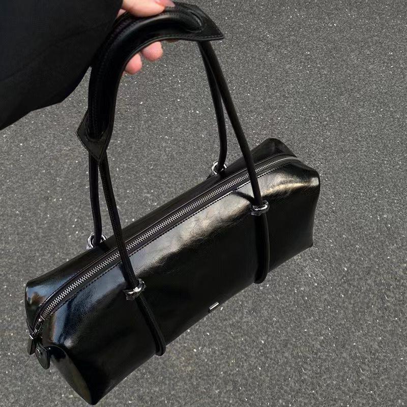 

Летняя женская сумка, черная, большой емкости, сумка-подушка Boston, сумка Spice Girl Locomotive, дорожная сумка через плечо с текстурой премиум-класса чёрный