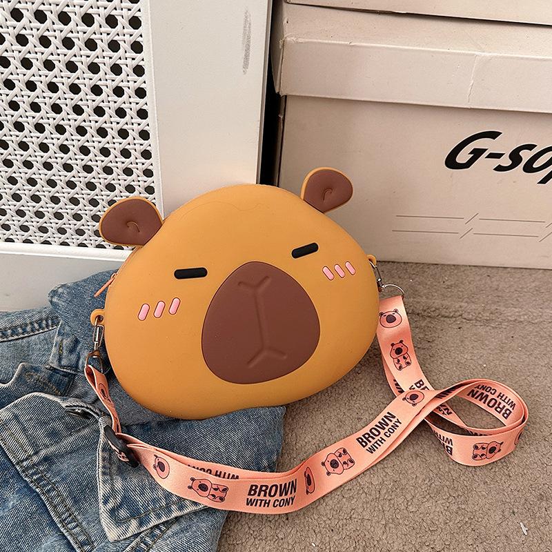 Cute Kapibara silicone change bag, girl messenger storage bag, cute capybara cartoon mobile phone bag.