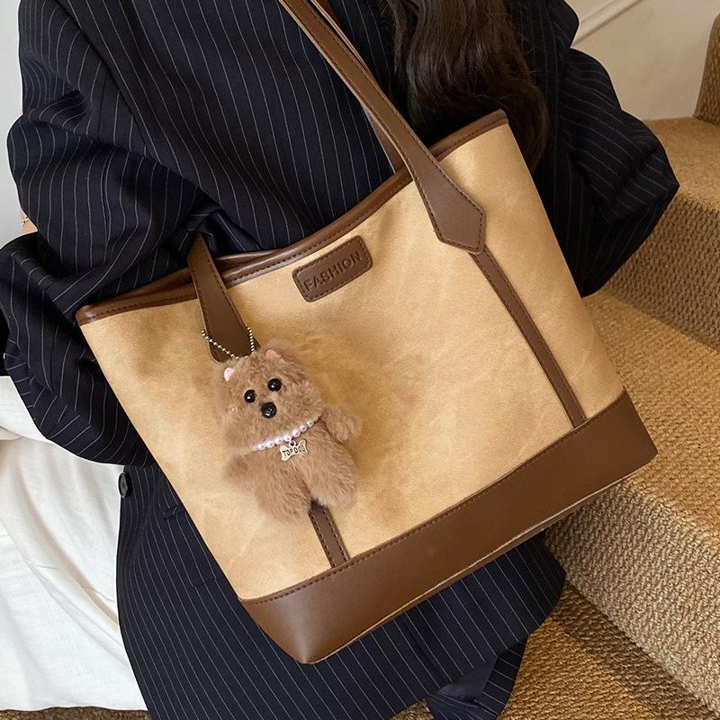 Trendy, Fashionable, High-quality, Large-capacity, Retro Underarm Single-shoulder Tote Bag for Autumn Commuting