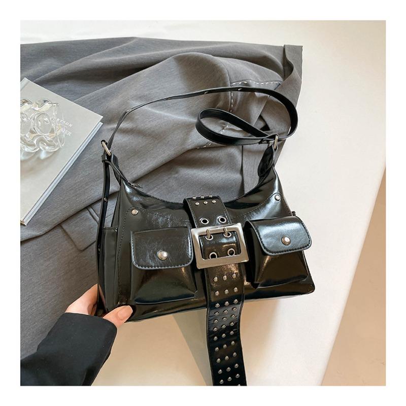 

Niche design fashion women s portable shoulder bag large capacity locomotive versatile Millennium Spice Girl armpit bag messenger bag чорний