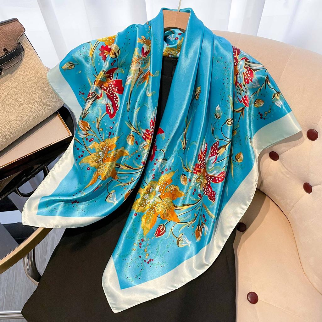 Høykvalitets luksuriøst silkeskjerf pannebånd Skjerf Halsskjerf For kvinner Kjede Silkeskjerf Dekorativt sjal for kvinner