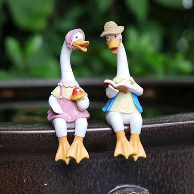 2 ks kachna venkovní zahradní ozdoby čtení pár zvířat sochařské dekorace pár kachen pryskyřičný dárek do interiéru a na terasu dekorace
