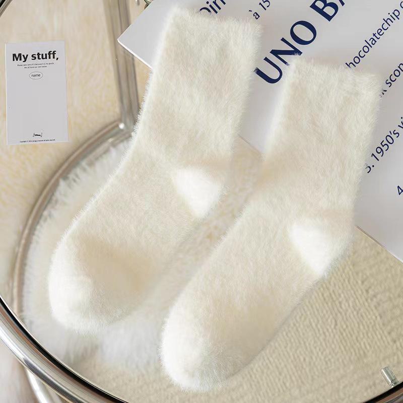 

Женские носки средней длины из норкового бархата на осень и зиму. Толстый, теплый и пушистый, подходит для послеродового периода и сна. one pair белый