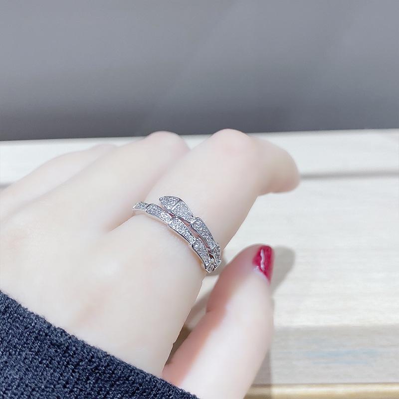 Trendy Open Snake Bone Ring: Versatile Women’s Light Luxury Micro-Set for Index Finger