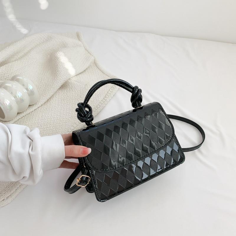 

Элегантная Универсальная Сумка Через Плечо Для Женщин Насыщенных Цветов С Изящной Квадратной Формой чёрный