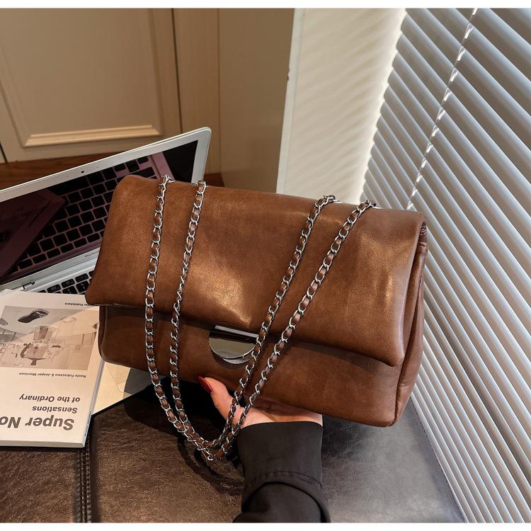2025 New Retro Simple Large-capacity Underarm Tote Bag Female Bag Sen Cute Autumn Trendy Chain Shoulder Messenger Bag