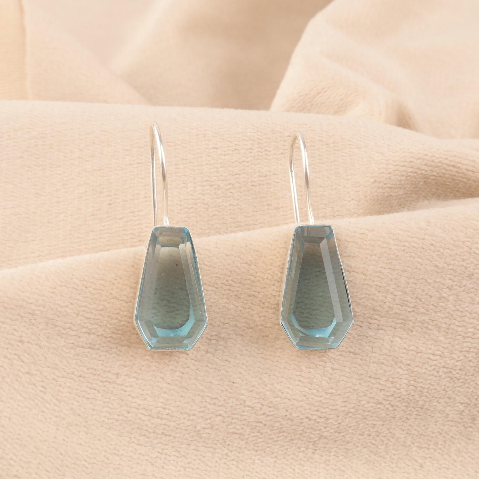 

Драгоценный камень Голубой Топаз Небо 925 Стерлинговое Серебро Ювелирные Изделия Ручной Работы Серьги-Кольца 1,26 EE-138-11