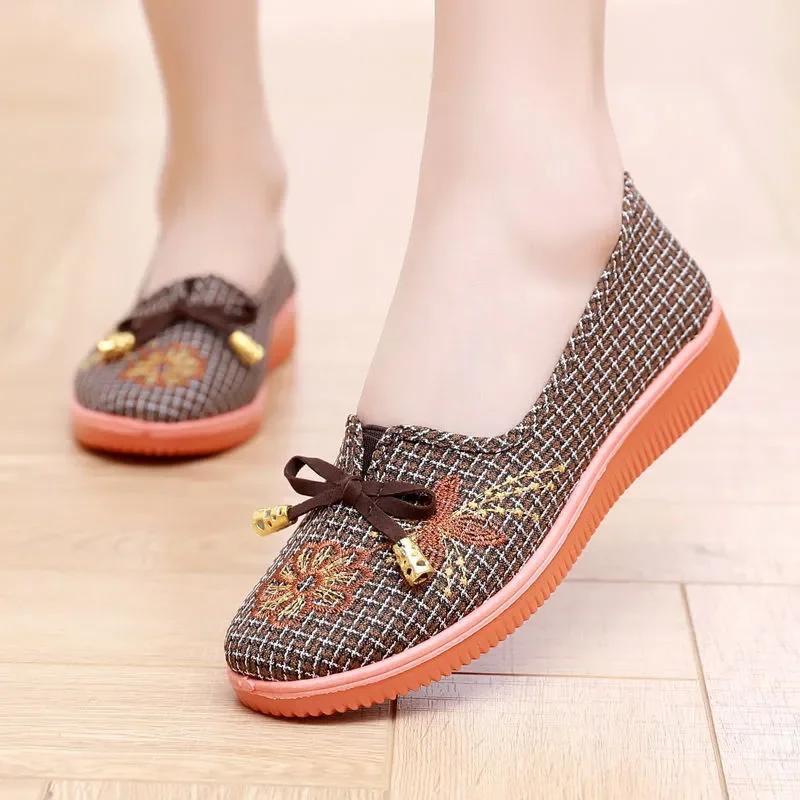 Fashion Women Fashion Hollow Out Breathable Dance Flat Shoes Lady Retro Red Comfortable Shoes Female Plus Size Shoes Zapatos De Mujer