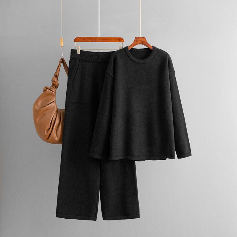 A Two-piece Solid Color Set of Loose Knitted Round-neck Sweaters and Fashionable Casual Wide-leg Pants for Autumn and Winter