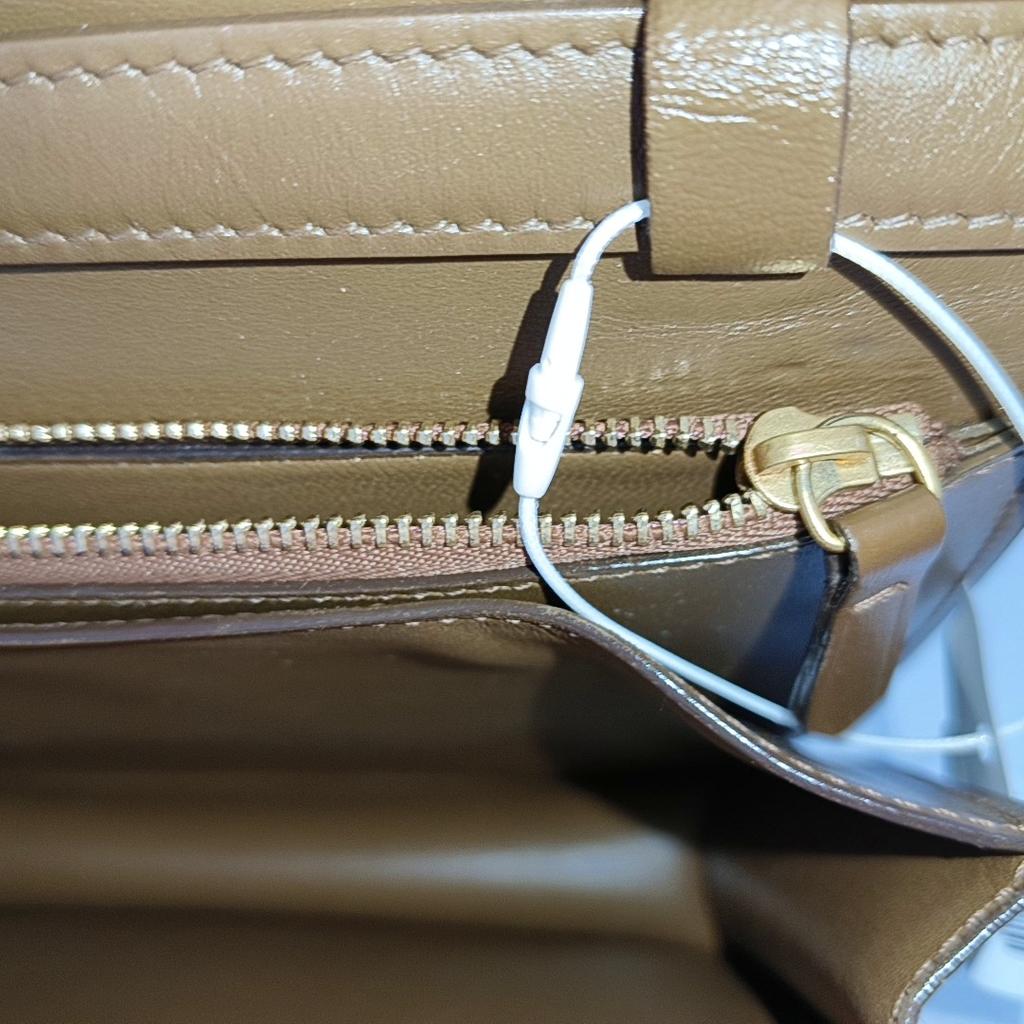 [Pre-Owned] Classic Box Gold Buckle Polished Calfskin Tofu Square Crossbody Shoulder Bag Medium - Good #155E0KD