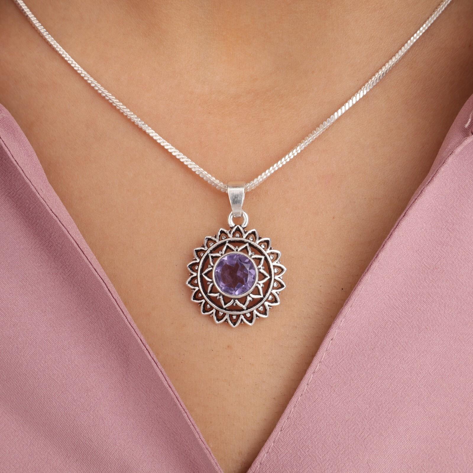 

Иолит Драгоценный камень Серебро 925 пробы Ювелирные изделия Ручной работы Подвеска 1,14 Подарок для нее CP-30-10