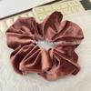 Elegant Velvet Scrunchie: Retro Women's Ponytail Hair Accessory