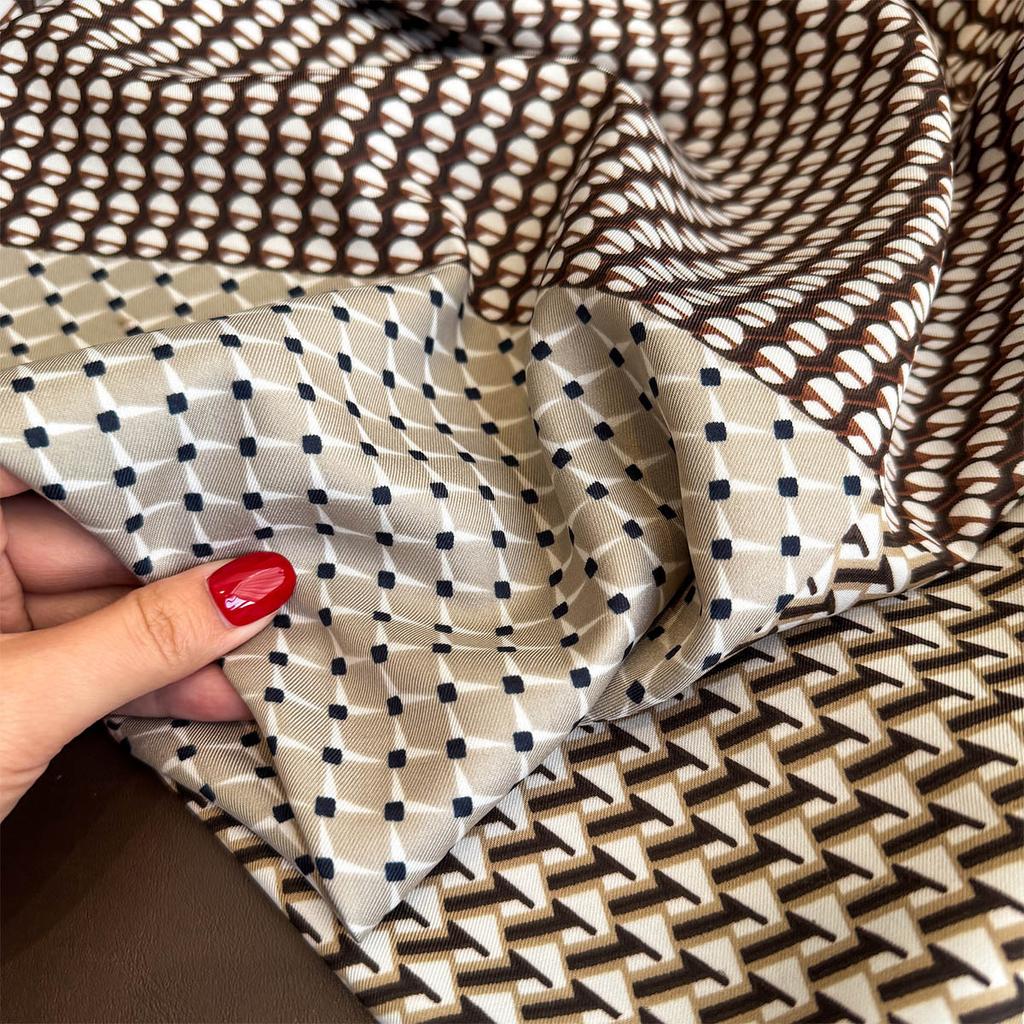 New High-end Twill Silk Plaid Large Square Scarf Women's Fashion Light Luxury Decoration with Scarf Sunscreen Silk Scarf