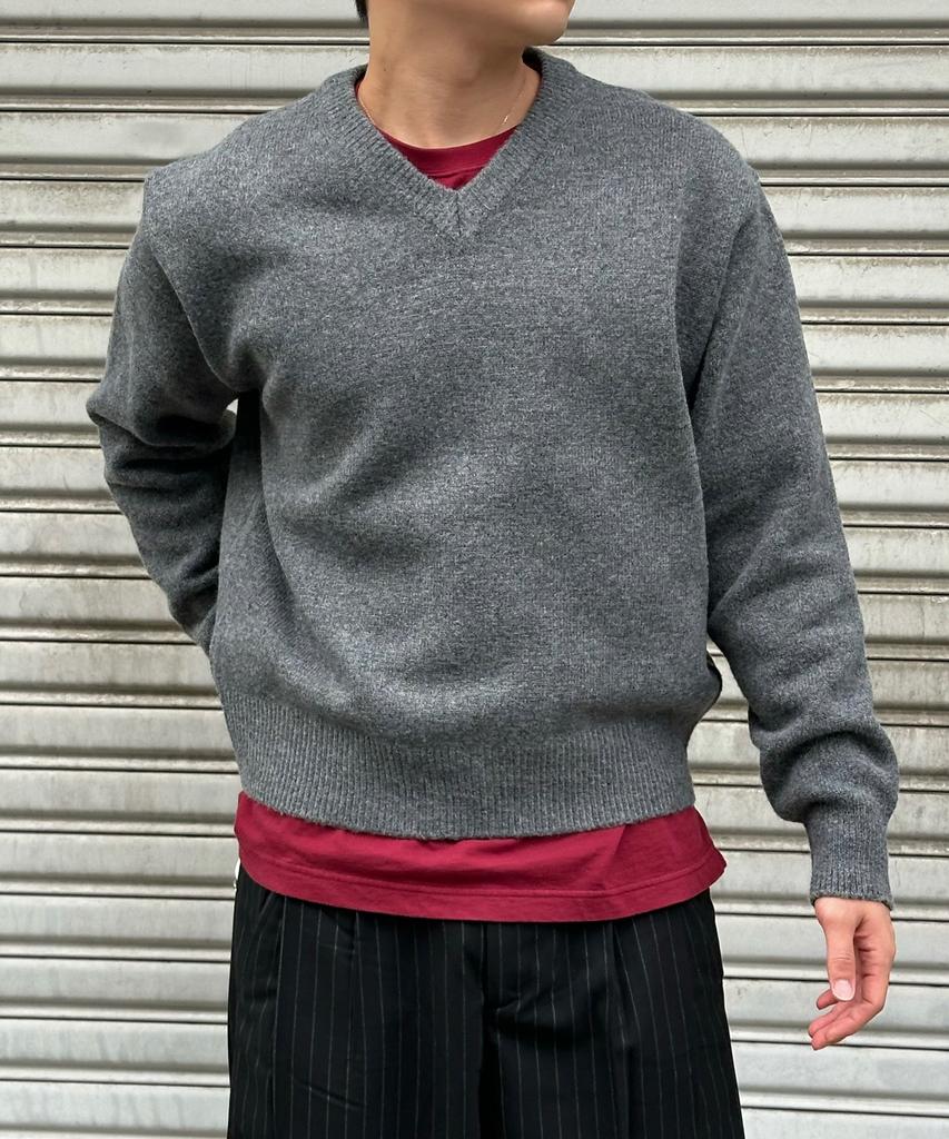 BASEMOMENT Cashmere-Like V-Neck Crop Knit Charcoal