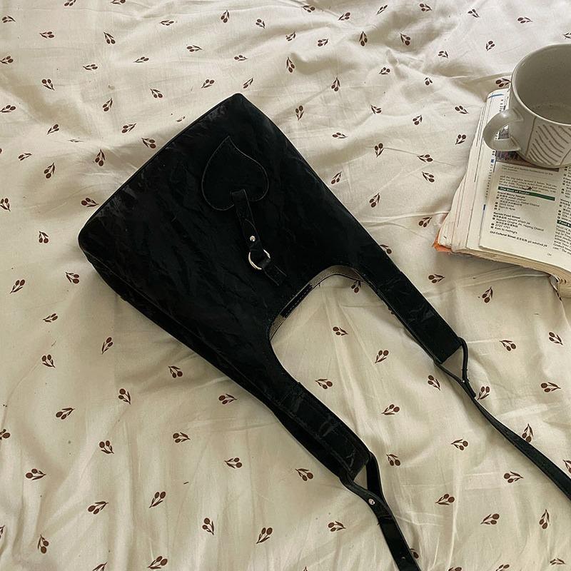 Versatile Crossbody Bag for Women New Portable Love Bag Fashionable Velvet Bucket