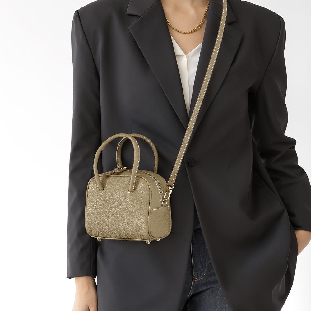 Premium small square bag, first layer cowhide shoulder messenger bag, OEM logo genuine leather women's bag