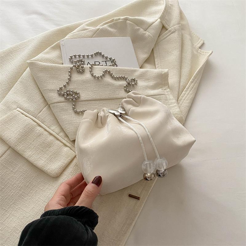 2025 Niche Design Spring and Summer Pleated Bag Retro Hand Bucket Bag Fashionable Foreign Style Chain Shoulder Messenger Bag