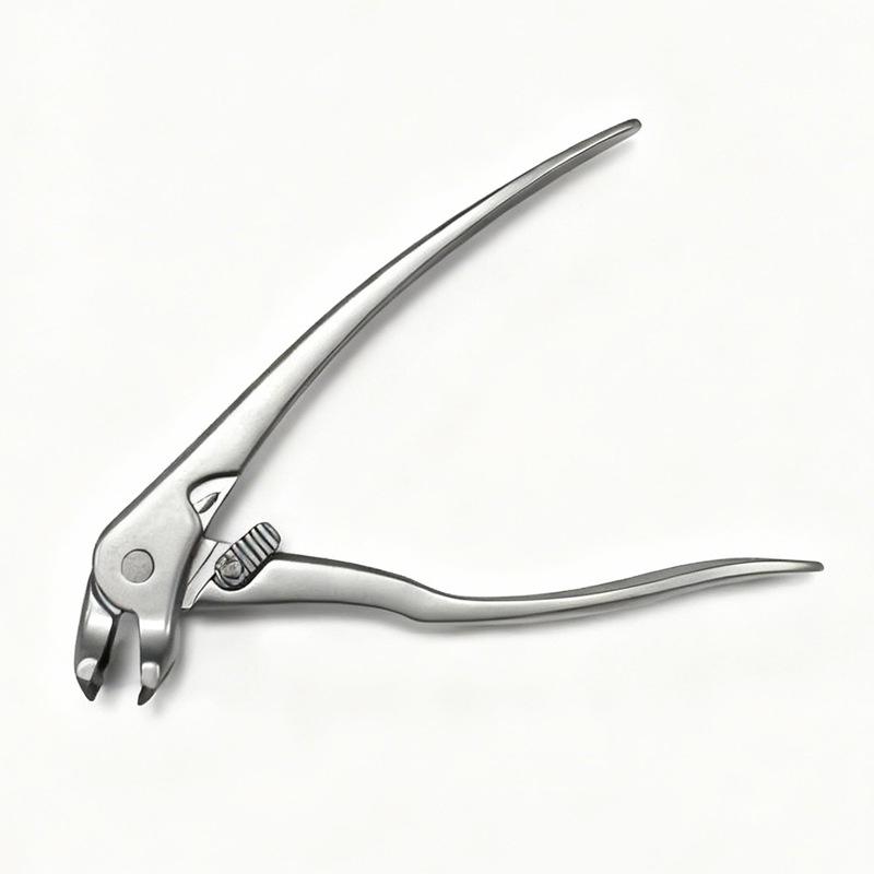 Large Opening Anti-Splash Stainless Steel Nail Clippers with Bent Tip and Die-Cast Lock Buckle