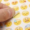 10 ks Posielame náhodne Krásne 48 Vyrezaných Emoji Tvárové nálepky Úsmev Výraz Tvár Nálepka na telefón Laptop Dekorácia