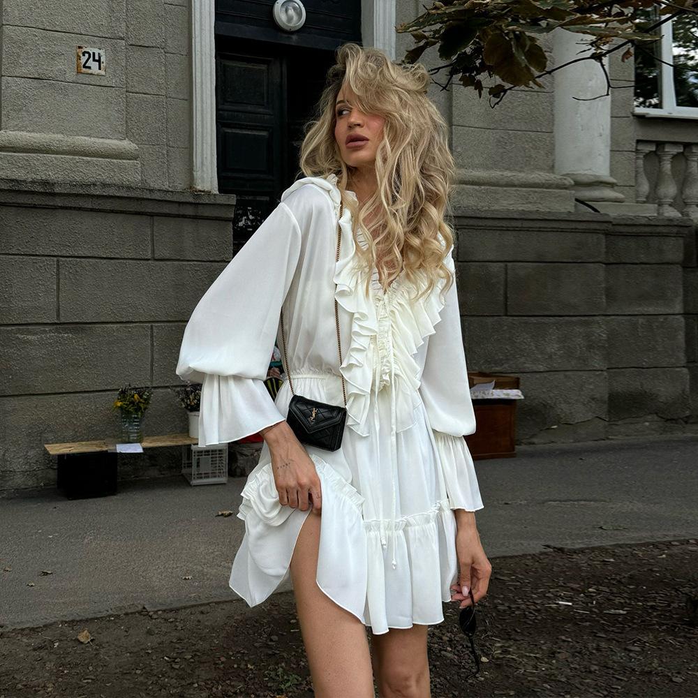 

Платья с V-образным вырезом Женское осеннее короткое платье с расклешенными рукавами M белый