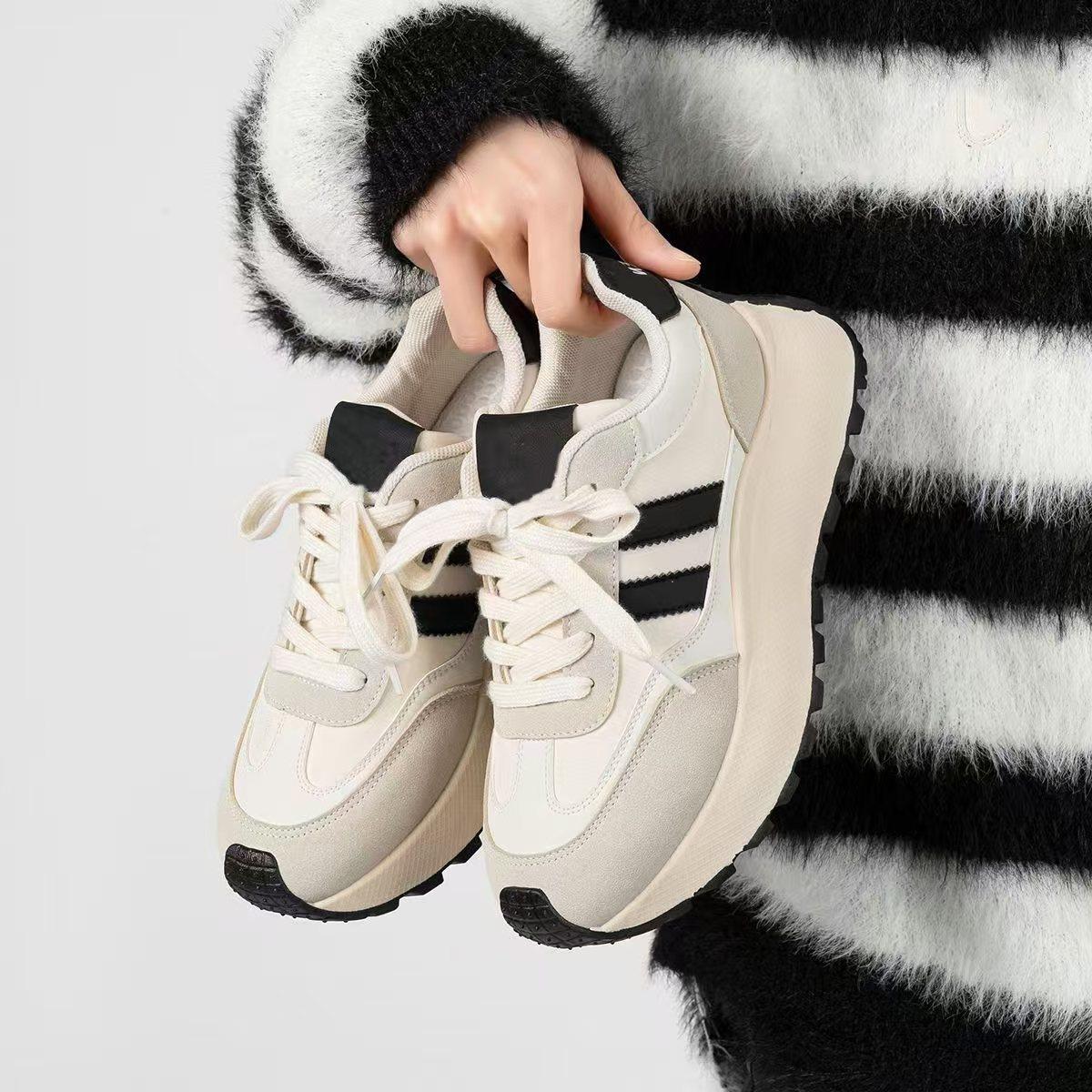 

22 весна и осень новые ретро толстая подошва супер мягкие увеличивающие рост папины кроссовки повседневные спортивные для бега 35 белый