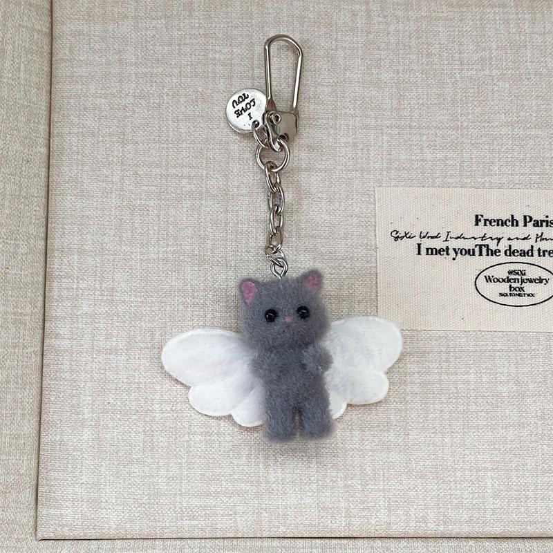 Cartoon Flocking Cat Pendant Keychain Y2K Butterfly Wings Key Ring For Women Girls Cute Camera Bag Pendant Decoration Gifts
