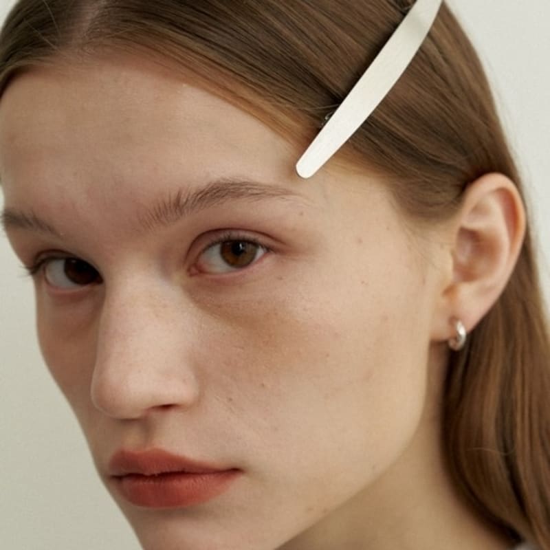 LOVE ME MONSTER Slim Silver Hair Pin