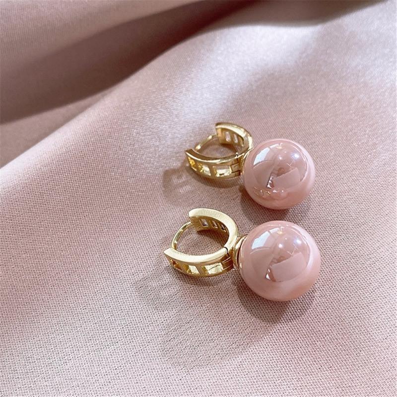 Elegant Freshwater Pearls Earrings for Women Craft In Sturdy Copper Materials Comfortable Designs for Any Occasion