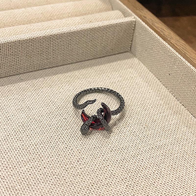 Dark Cold Wind Personalized Snake Ring Open Ring Retro Winding Simple Red Diamond Spirit Snake Niche High-end Ring
