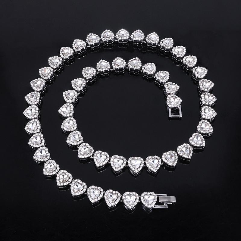Luxurious And Exquisite Heart-shaped Diamond-set Stainless Steel Necklace For Everyday Matching Fashionable Zircon