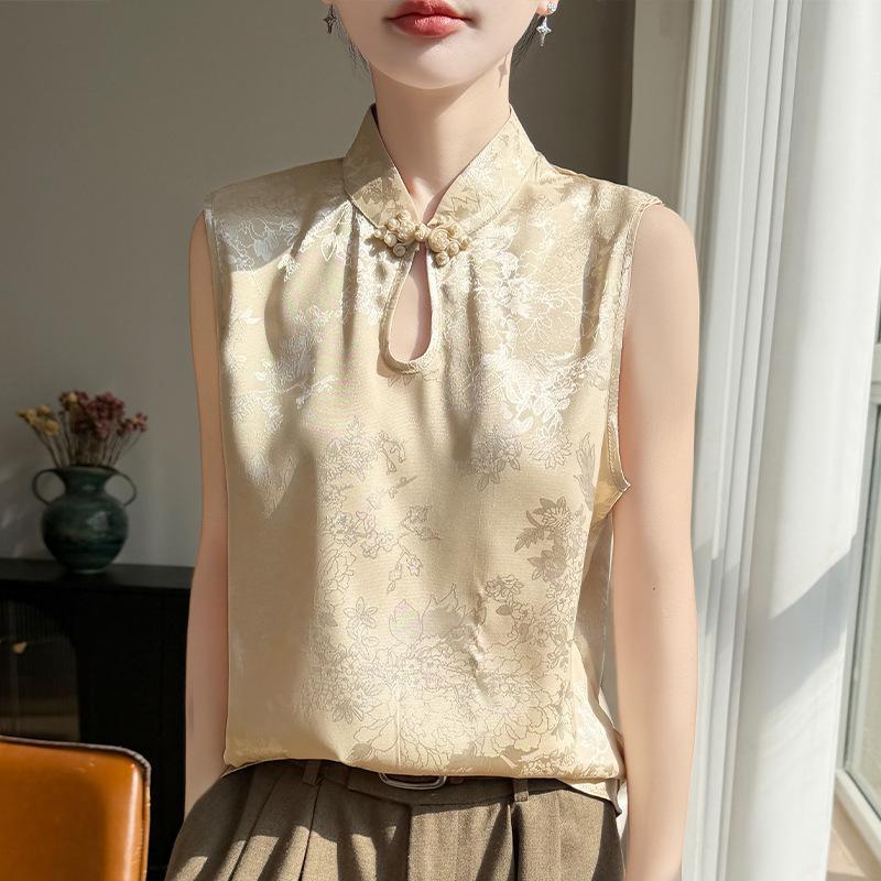 Spring and Summer New Design Traditional Chinese Style V-Neck Sleeveless Blouse with Embroidery and Female Snap Buttoned Flowy Top