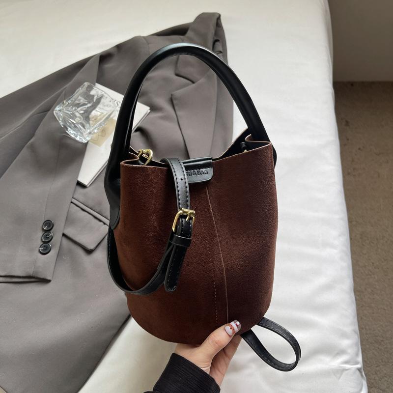Frosted bucket bag women's 2025 autumn new fashion commuter handbag retro suede shoulder messenger bag