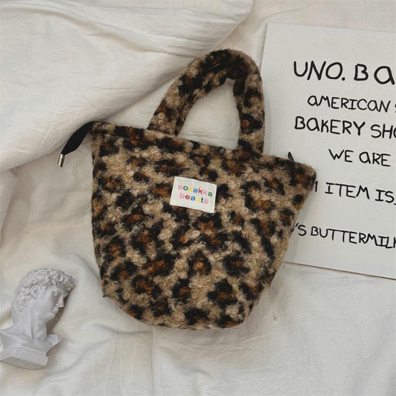 11 Winter fashion plush women's bags, new cute polka dot handbags, commuting handbags to work