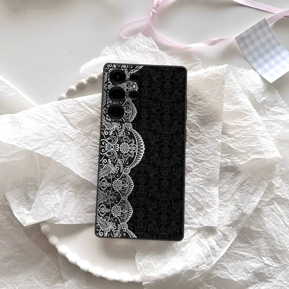 Black Lace Pattern Personalized Mobile Phone Case For Samsung S 24 Fe 25 Ultra Plus 20 Lite 21 30 22 23 24 22 Ultra 5G Fundas