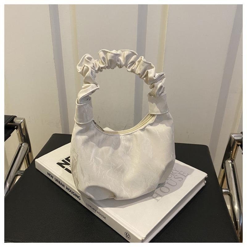 Autumn New Niche Design Fashionable Retro Handbag Casual Simple Small Fresh Crescent Bag