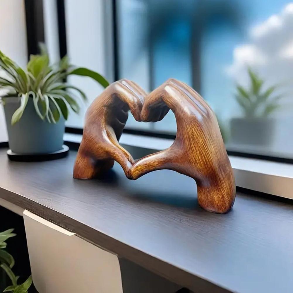 Resin Craft Decor Love Hand Gesture Statues Resin Love Sign Heart Shape Gesture Statue Modern Art Sculpture Ideal for Home Decor