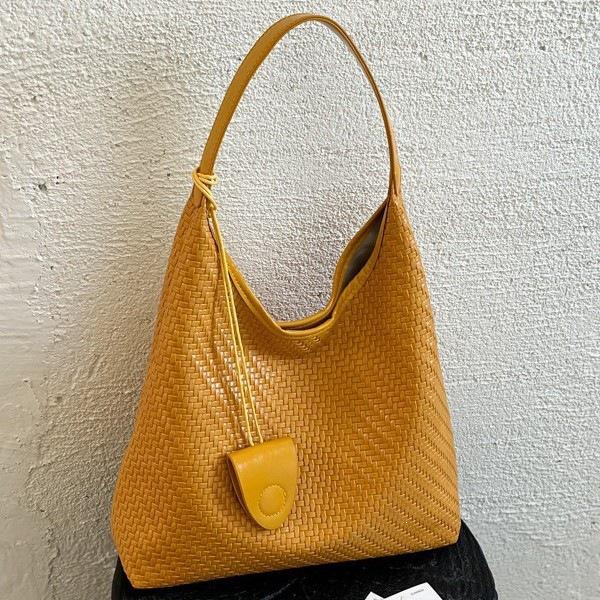 Women's 2026 Summer Large-Capacity Woven Bucket Bag - Trendy Crossbody Tote with Single-Shoulder Option for Mother and Child.