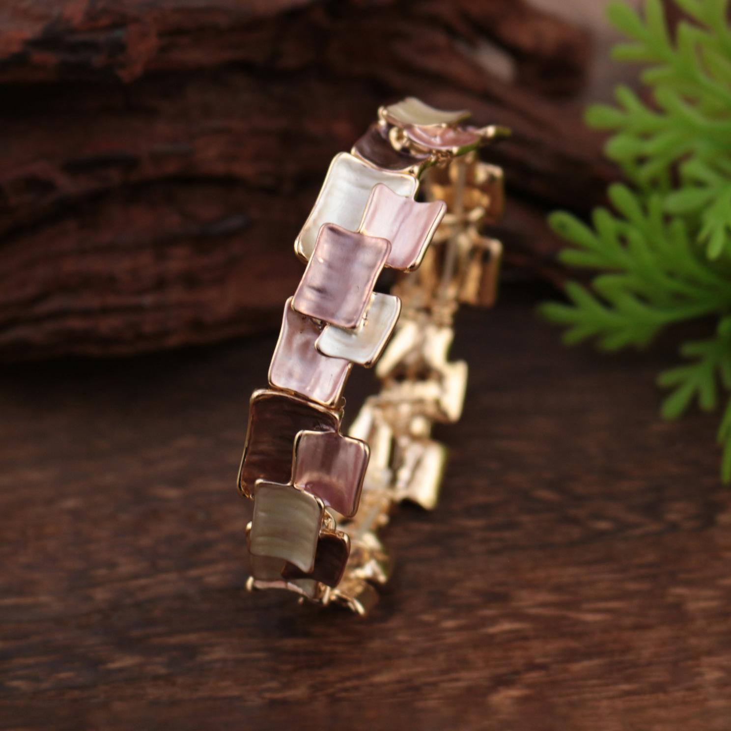 

Новый эмалированный геометрический квадратный эластичный браслет, женский преувеличенный индивидуальный неправильный браслет