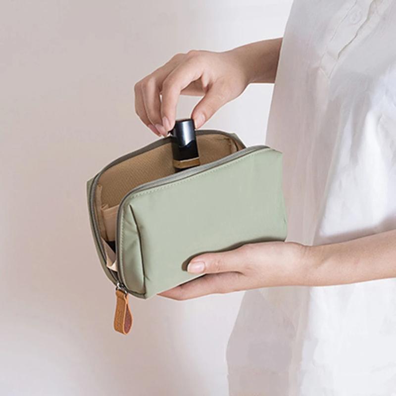 Women's Casual Makeup Bag Mini Makeup Bag For Purse Portable Waterproof Cosmetic Bag Lipstick Bag Travel Makeup Pouch For Girls Women Storage Bag