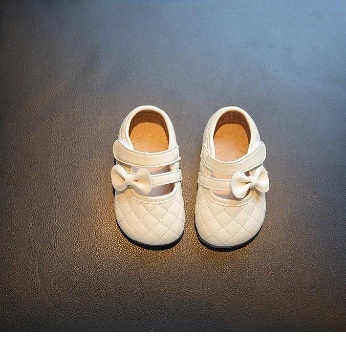 Baby shoes summer sandals 0 to 1 year old toddler shoes non-slip and anti-drop year-old soft-soled shoes baby shoes spring and autumn