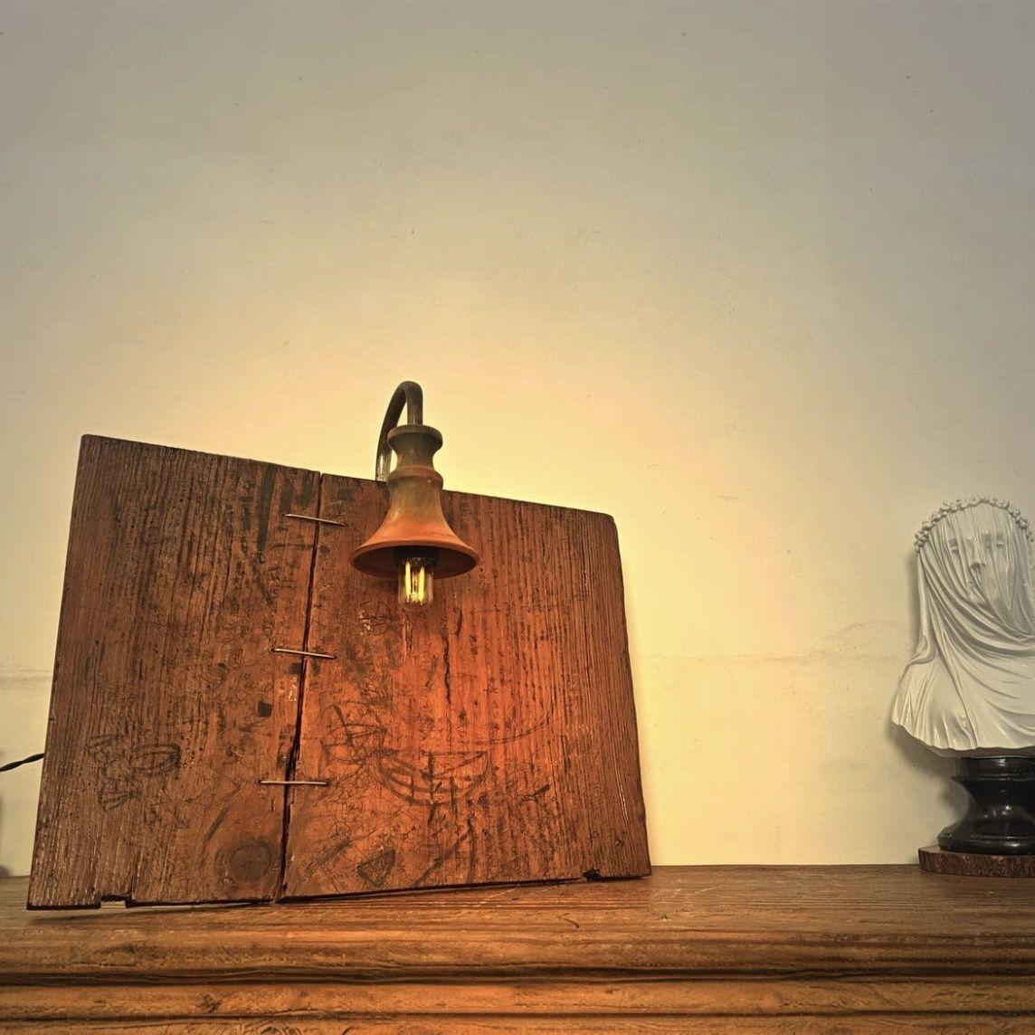 Medieval style retro homestay decoration atmosphere Japanese desk lamp retro old wood wall lamp decoration calendar hanger белый