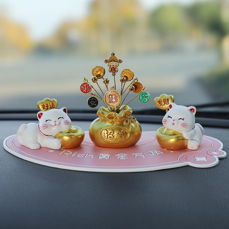 Fortune Cat Coin Spring Swing Creative Interior Cute Car Decoration Car In-vehicle Ornament
