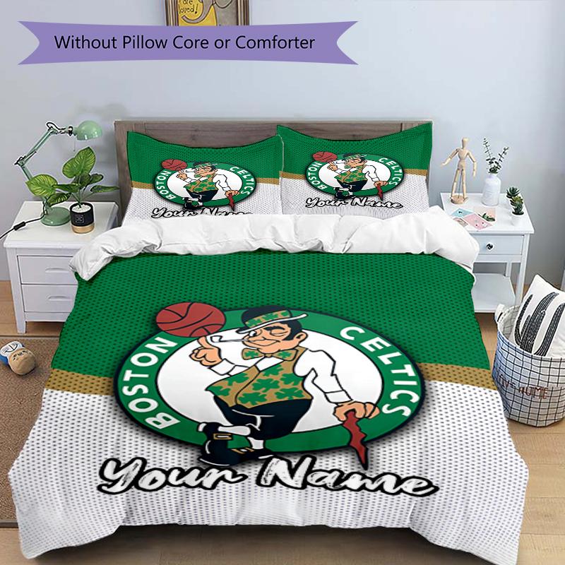 3-teiliges personalisiertes Boston Celtics Bettwäsche-Set mit individuellem Namen. Verschluss der Bettdecke. Enthält 1 Bettbezug & 2 Kissenbezüge. Weich und bequem für alle Jahreszeiten.