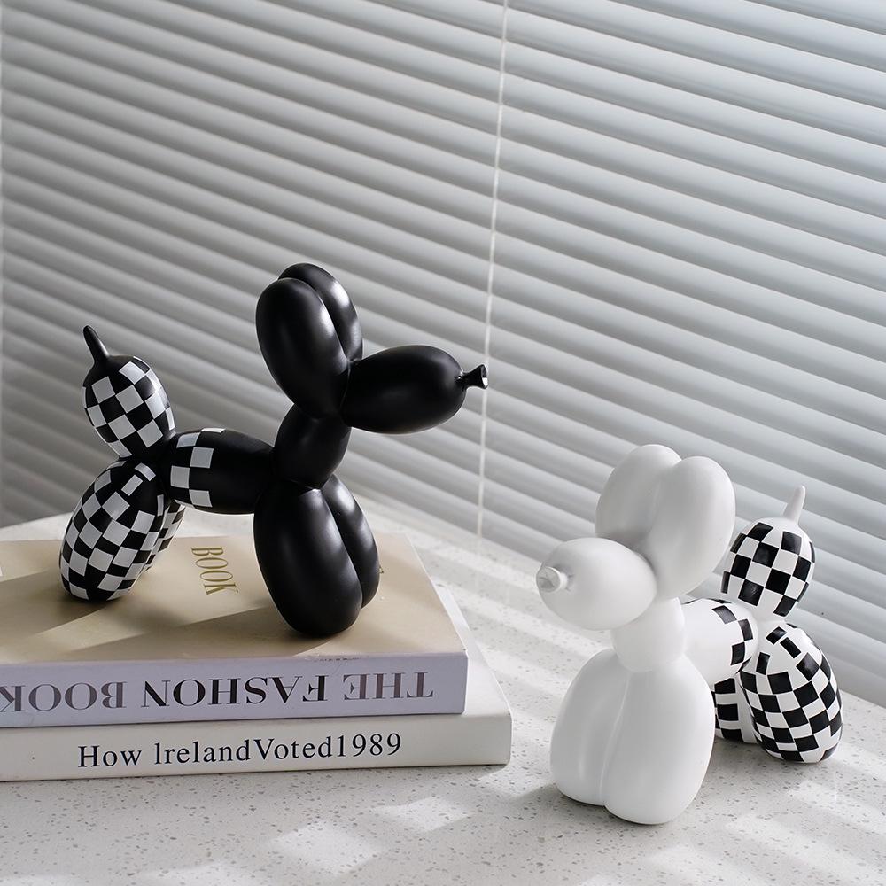 Plaid Balloon Dog Ornaments: Black & White Resin Decor for TV Cabinets & Living Rooms