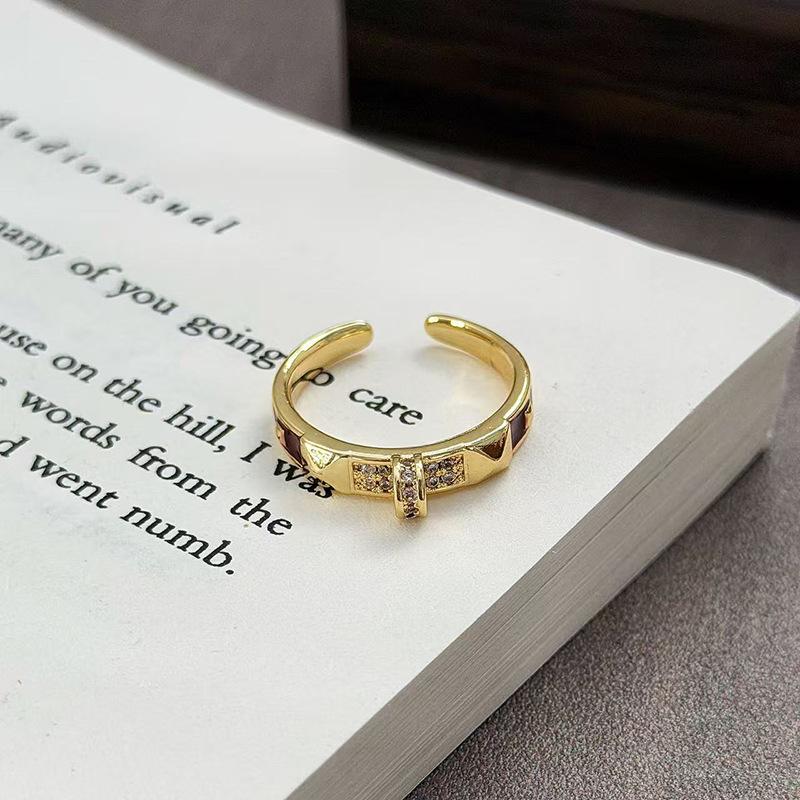 

Nails Full Of Zir*****Pening Ring Medieval Vintage Dripping Oil Puppy Cute Stacked Index Finger Ring Woman Adjustable opening