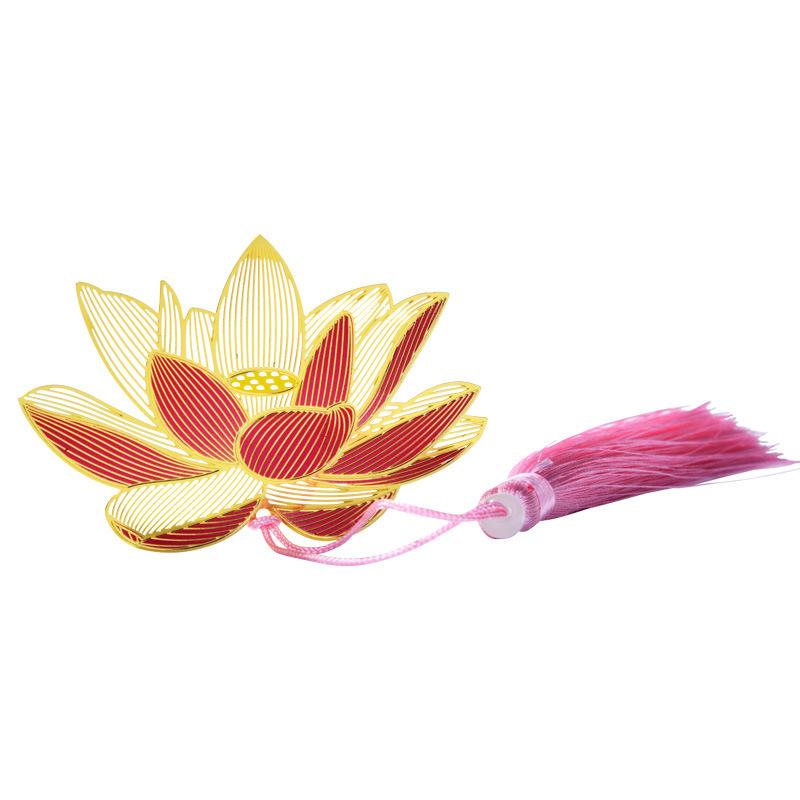 Aesthetic Metal Lucky Clover Bookmark with Tassel Set Exquisite Retro Floral Brass Bookmark for Book Creative Design Book Tab