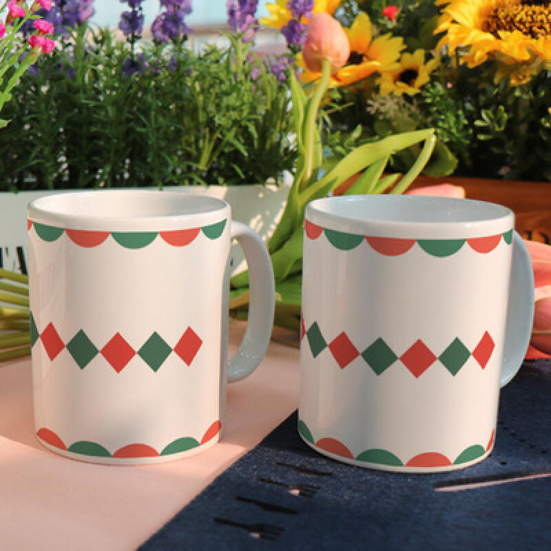 if125-Design Mug 2p-Green-Red Repeat Pattern